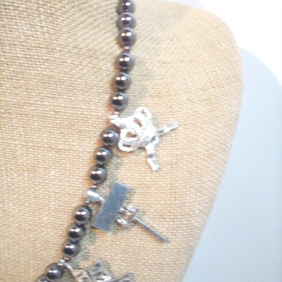 Mardi Gras Necklace Designed and handcrafted by Maurice Milleur - Picture 5 of 6